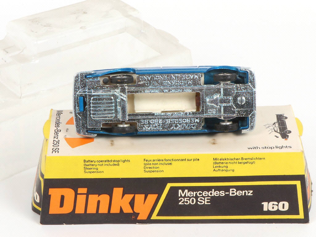 Lot 241 - DINKY TOYS (GB) (1)