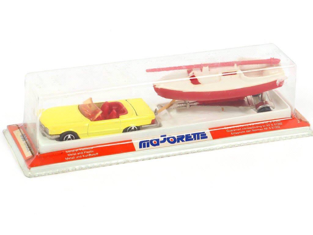 Lot 246 - MAJORETTE (FRANCE) (1)