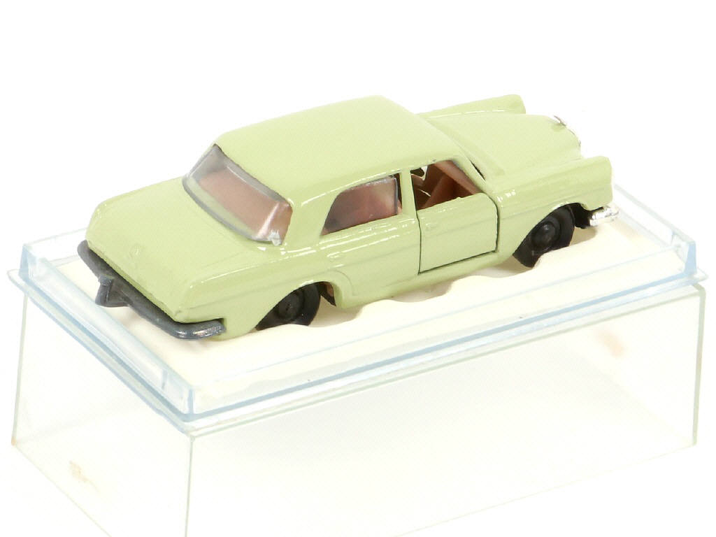 Lot 231 - MAJORETTE (FRANCE) (1)