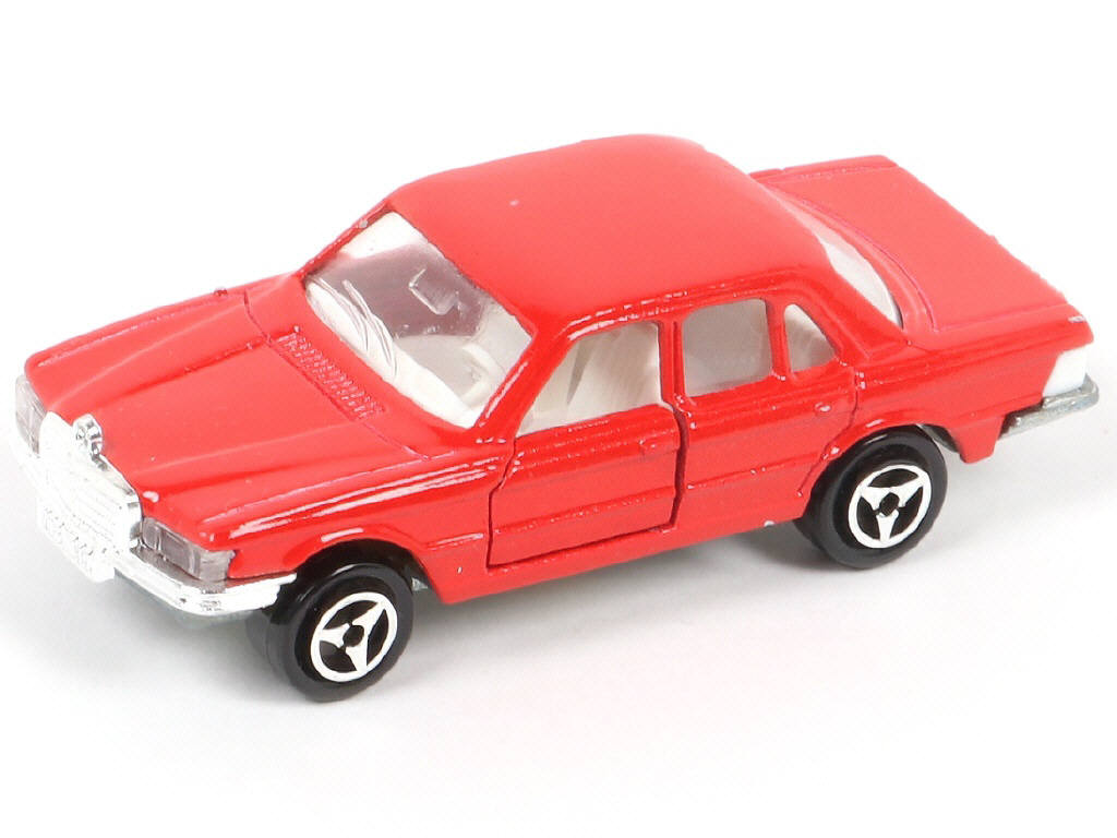 Lot 209 - MAJORETTE (FRANCE) (1)