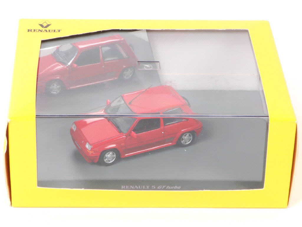 Lot 90 - UNIVERSAL (HONG KONG) (4)