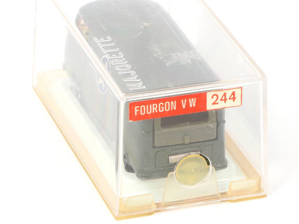 Lot 257 - MAJORETTE (FRANCE) (1)