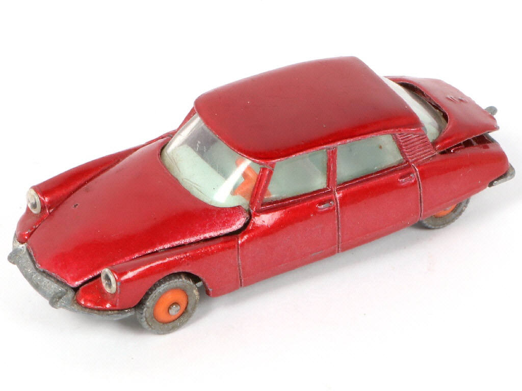 Lot 240 - MAJORETTE (FRANCE) (1)