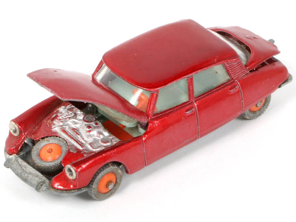 Lot 240 - MAJORETTE (FRANCE) (1)