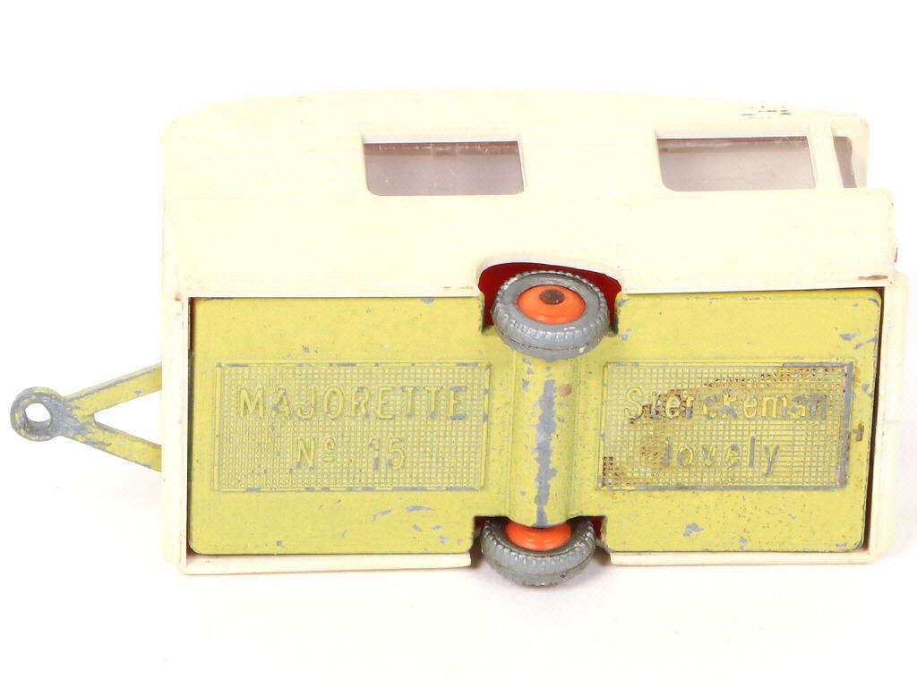 Lot 240 - MAJORETTE (FRANCE) (1)