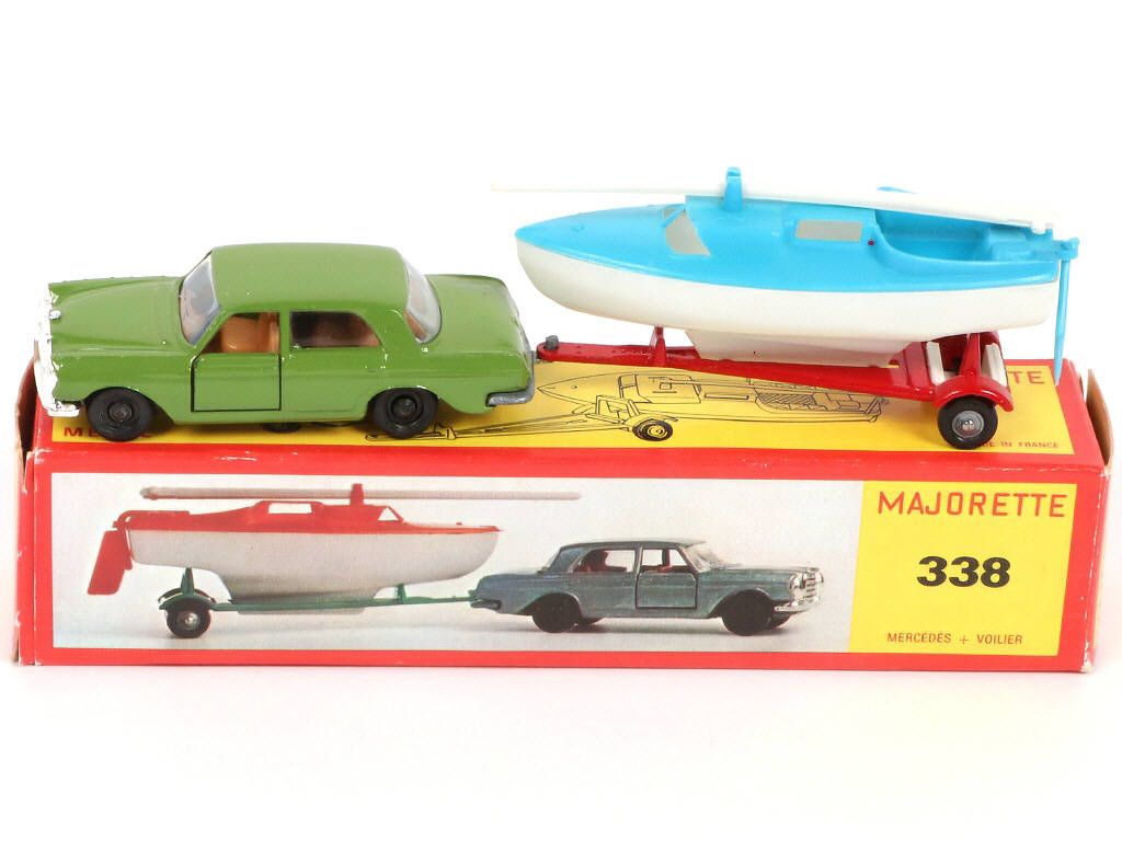 Lot 246 - MAJORETTE (FRANCE) (1)