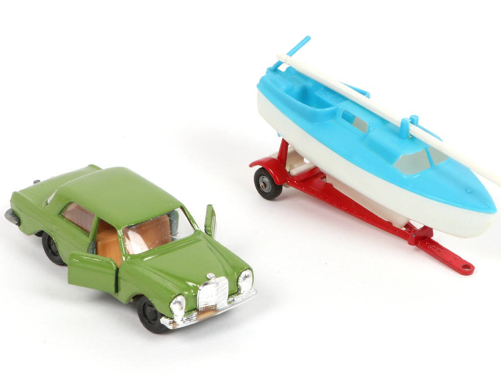 Lot 246 - MAJORETTE (FRANCE) (1)