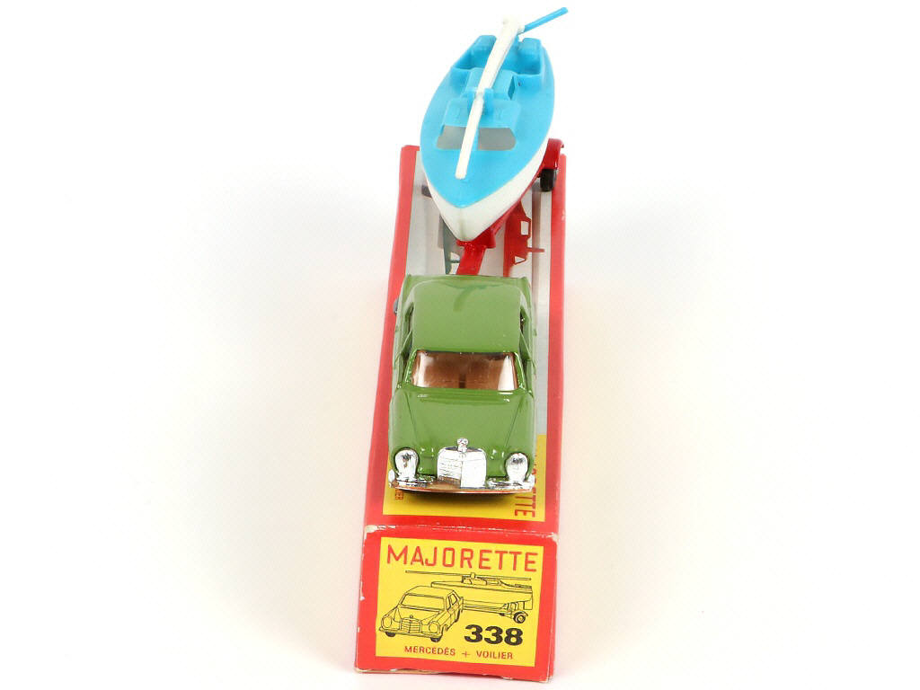 Lot 246 - MAJORETTE (FRANCE) (1)