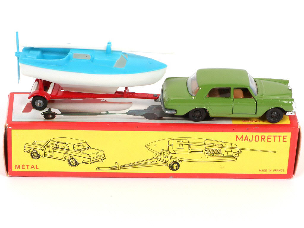 Lot 246 - MAJORETTE (FRANCE) (1)