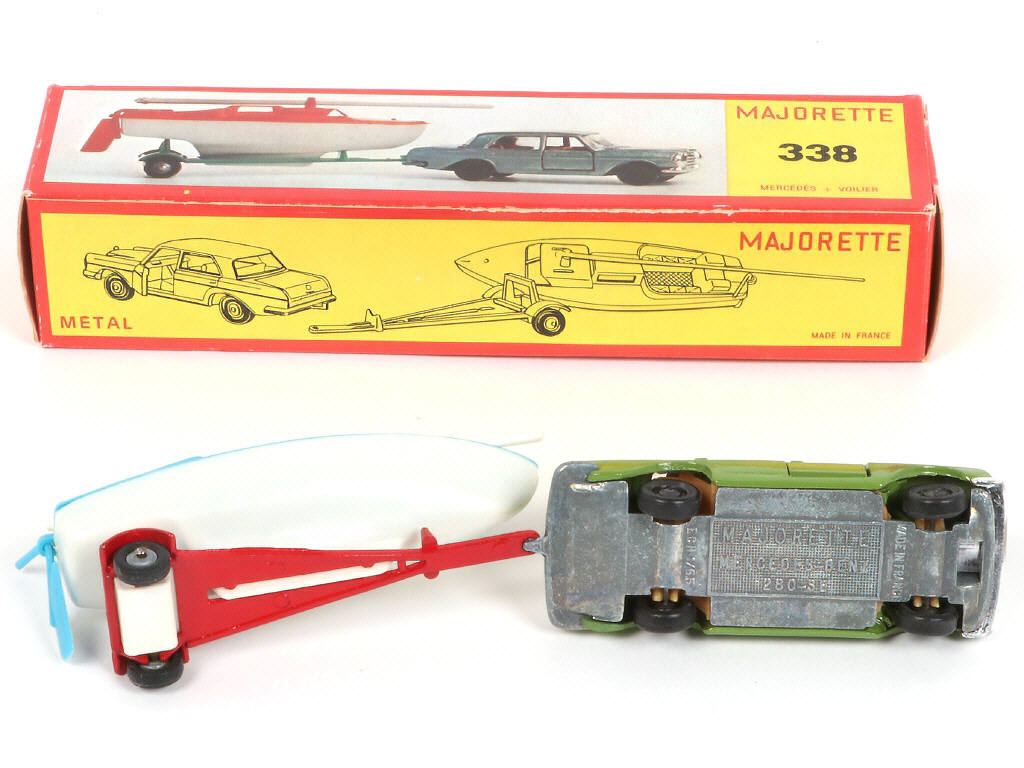 Lot 246 - MAJORETTE (FRANCE) (1)