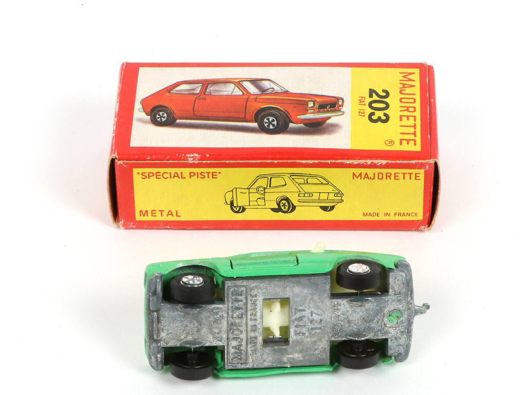 Lot 251 - MAJORETTE (FRANCE) (1)