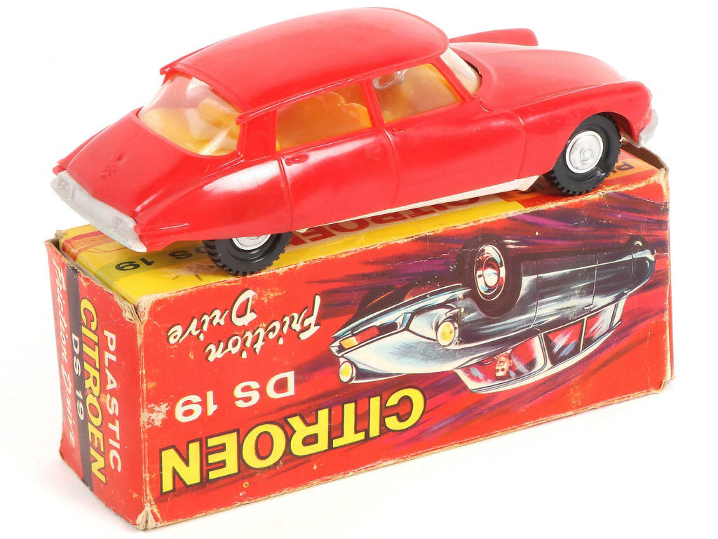 Lot 48 - TAT (HONG KONG) (1)