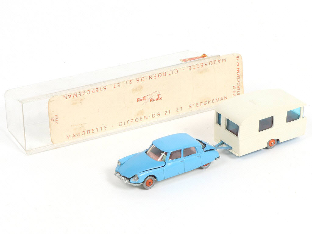 Lot 209 - MAJORETTE (FRANCE) (1)