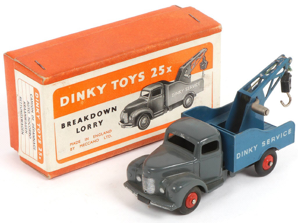 Lot 310 - DINKY TOYS (GB) (1)