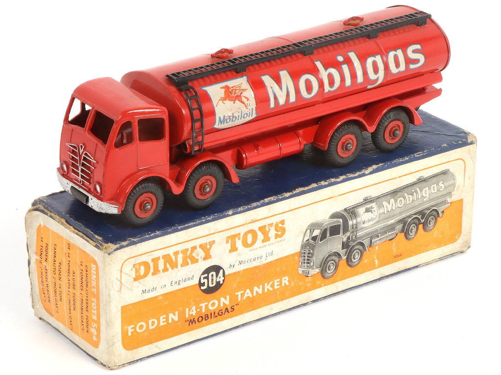 Lot 329 - DINKY TOYS (GB) (1)