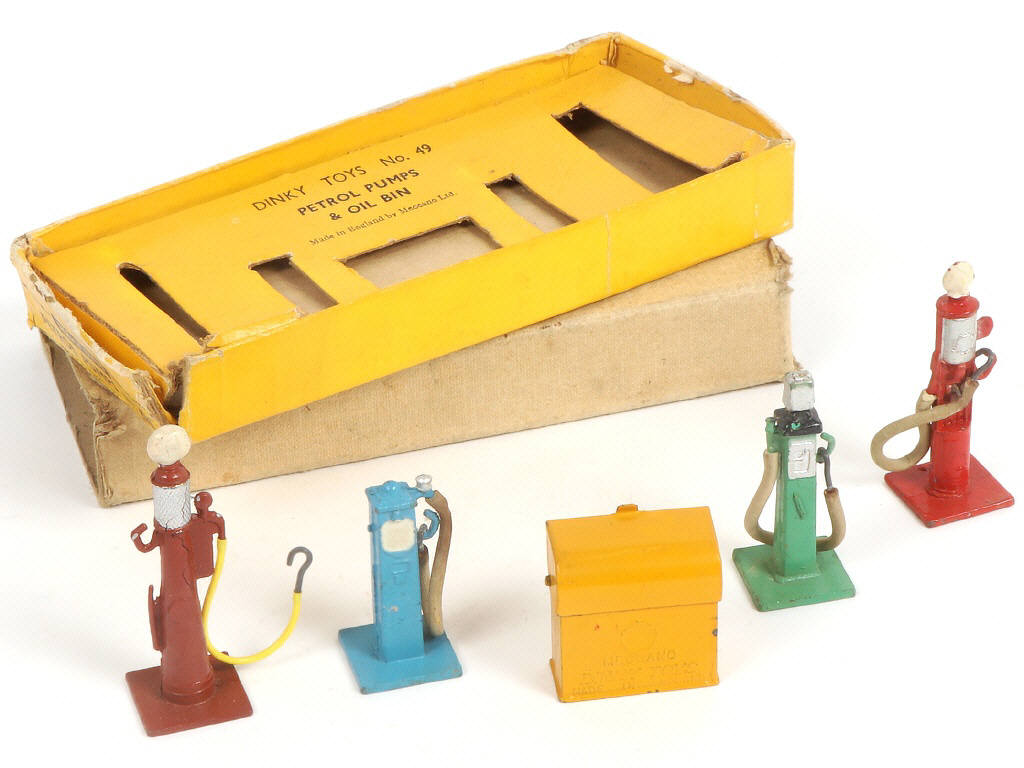 Lot 255 - DINKY TOYS (GB) (1)