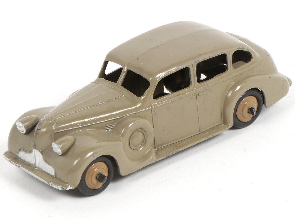 Lot 260 - DINKY TOYS (GB) (1)