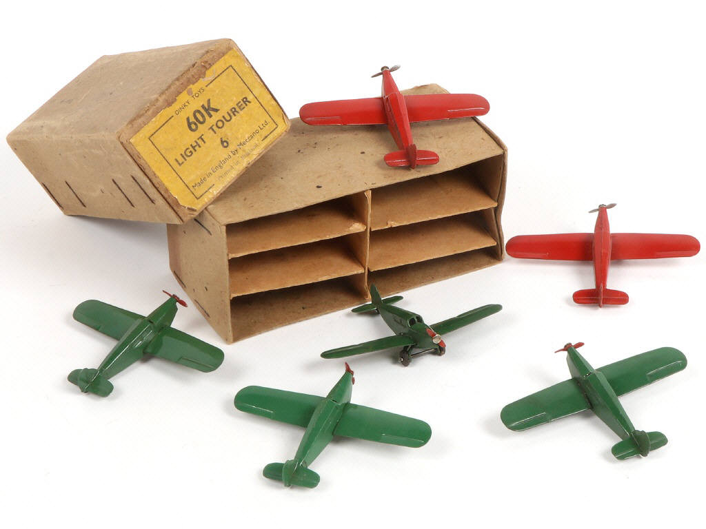 Lot 250 - DINKY TOYS (GB) (1)