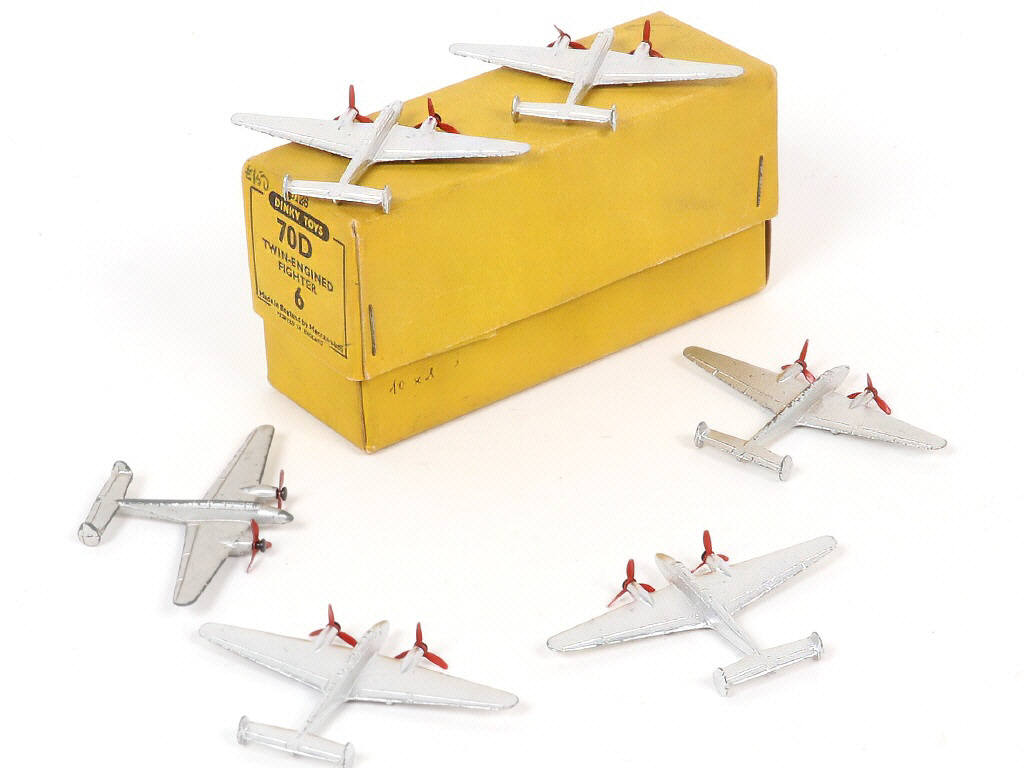 Lot 249 - DINKY TOYS (GB) (1)