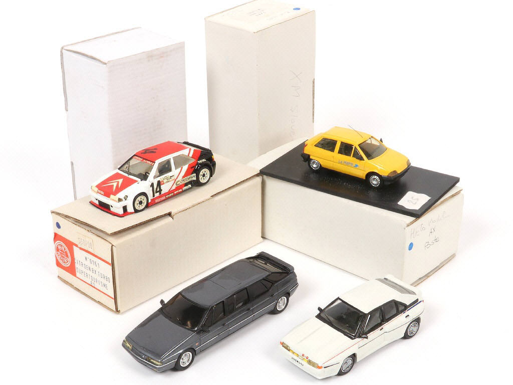 Lot 89 - DIVERS (4)