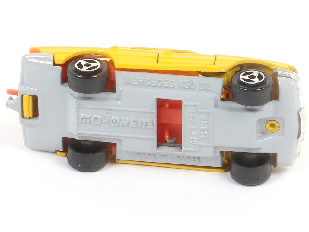 Lot 122 - MAJORETTE (FRANCE) (1)