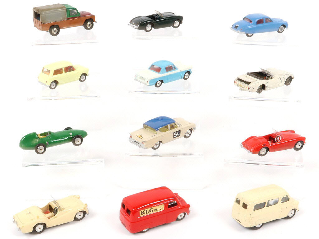 Lot 195 - CORGI TOYS (GB) (12)