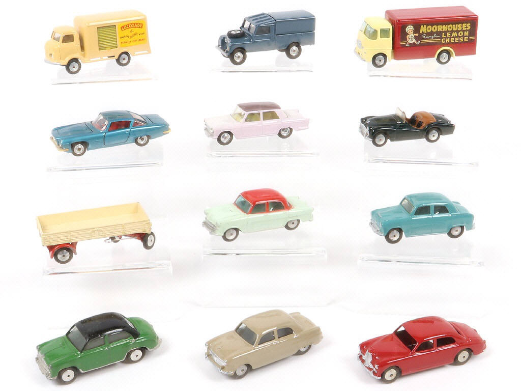 Lot 194 - CORGI TOYS (GB) (12)