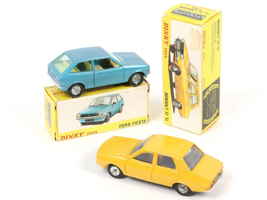 Lot 322 - DINKY TOYS (FRANCE) (2)