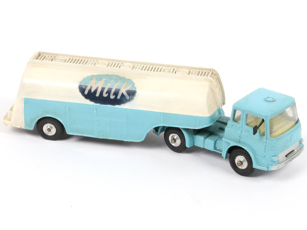 Lot 188 - CORGI TOYS (GB) (1)