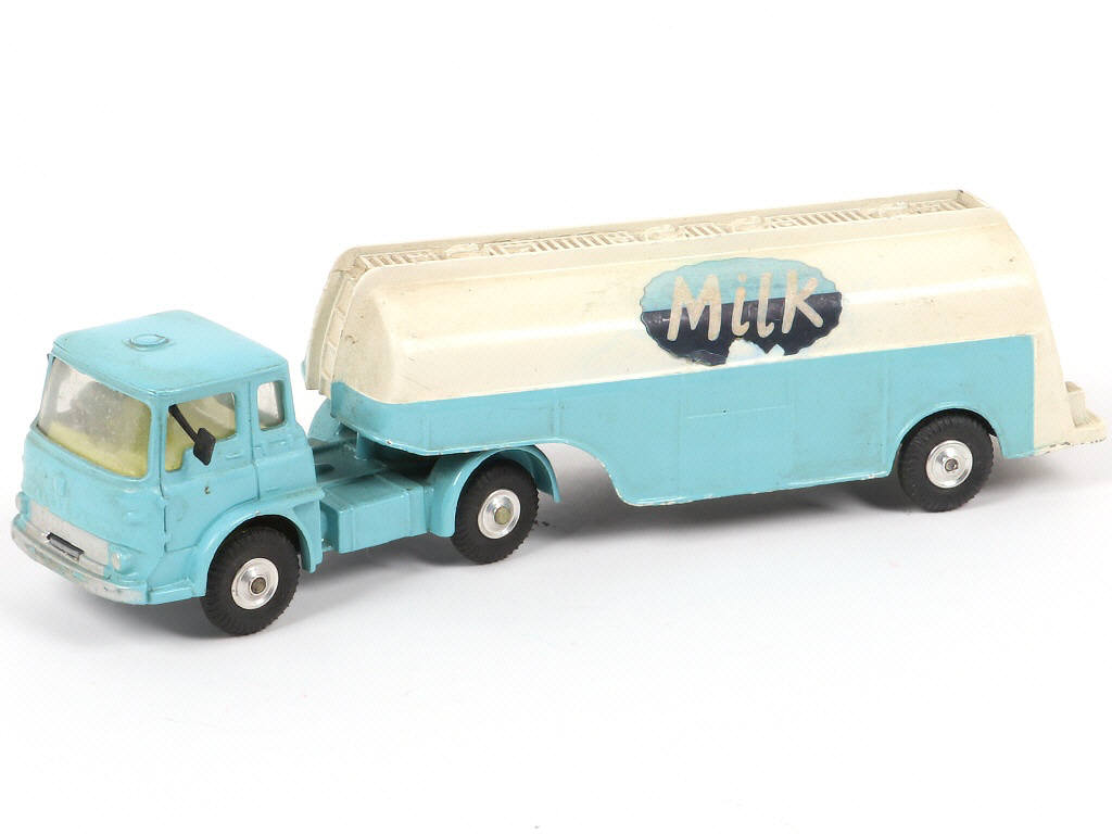 Lot 188 - CORGI TOYS (GB) (1)