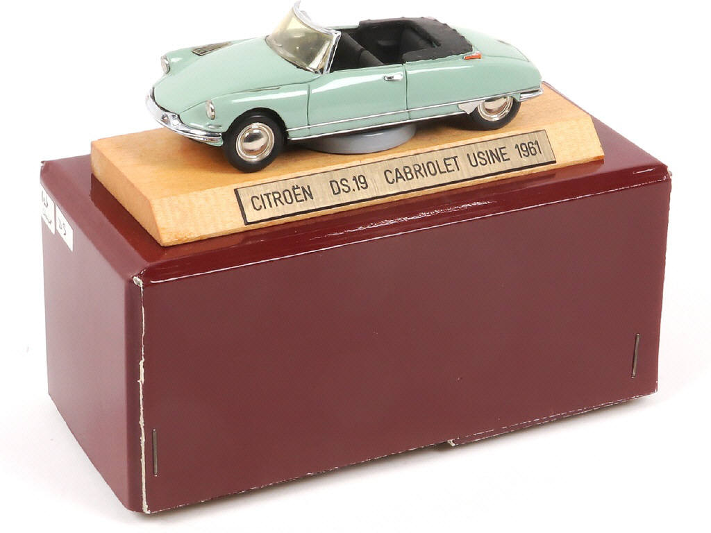 Lot 147 - DIVERS (FINLANDE) (1)