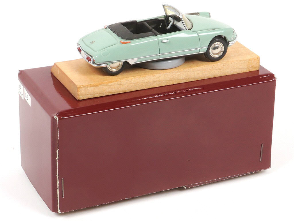 Lot 147 - DIVERS (FINLANDE) (1)