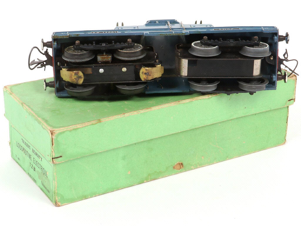 Lot 33 - HORNBY 'O' (FRANCE) (1)