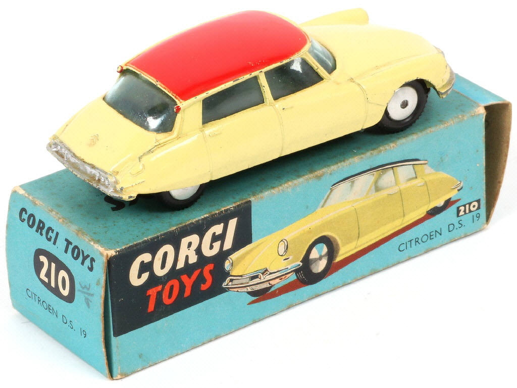 Lot 105 - CORGI TOYS (GB) (1)