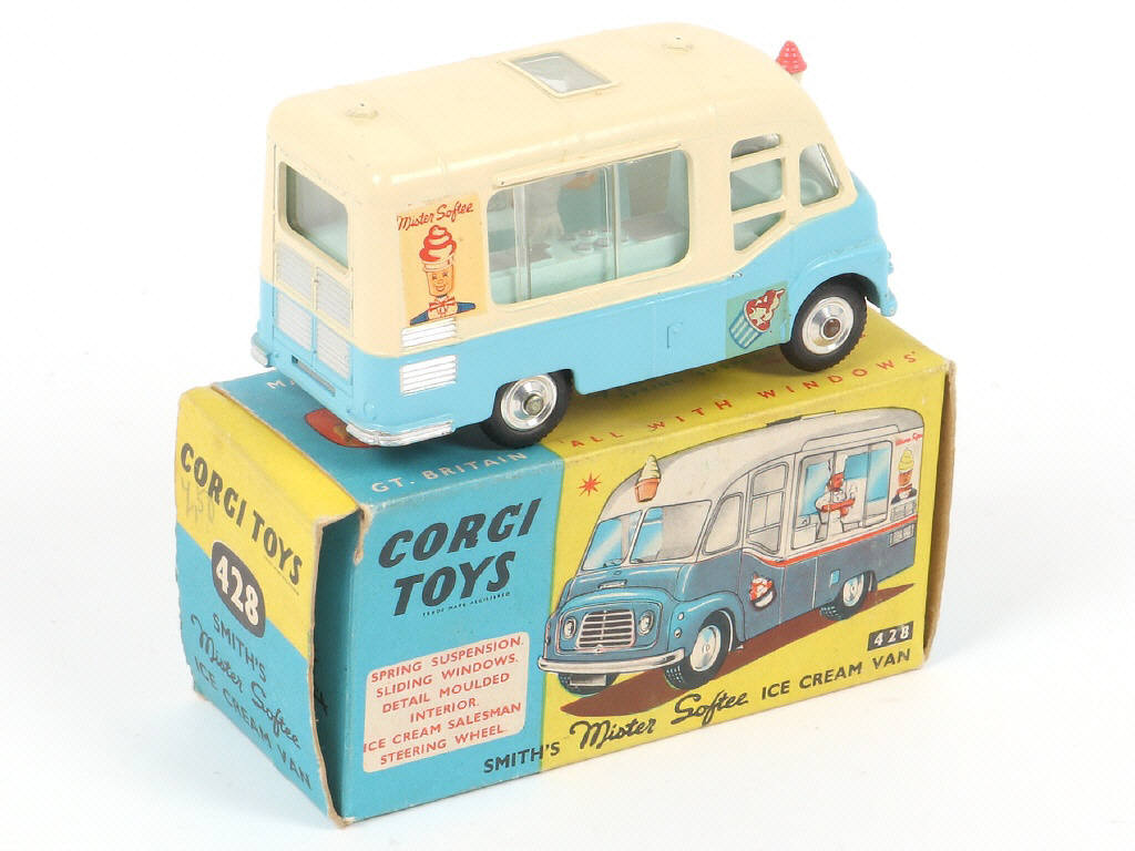 Lot 128 - CORGI TOYS (GB) (1)