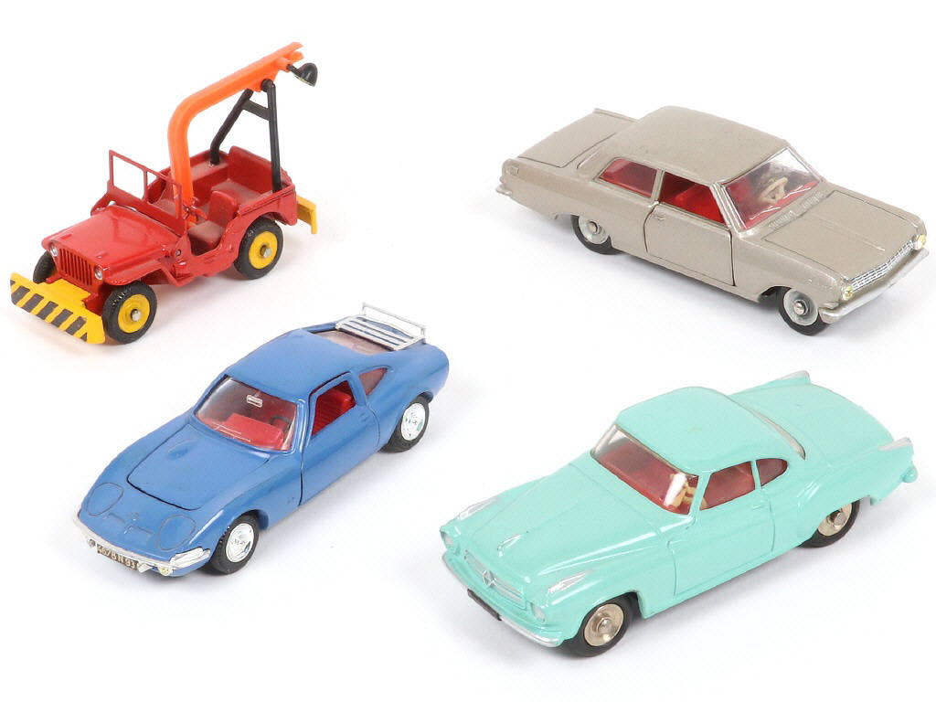 Lot 302 - DINKY TOYS (FRANCE) (4)
