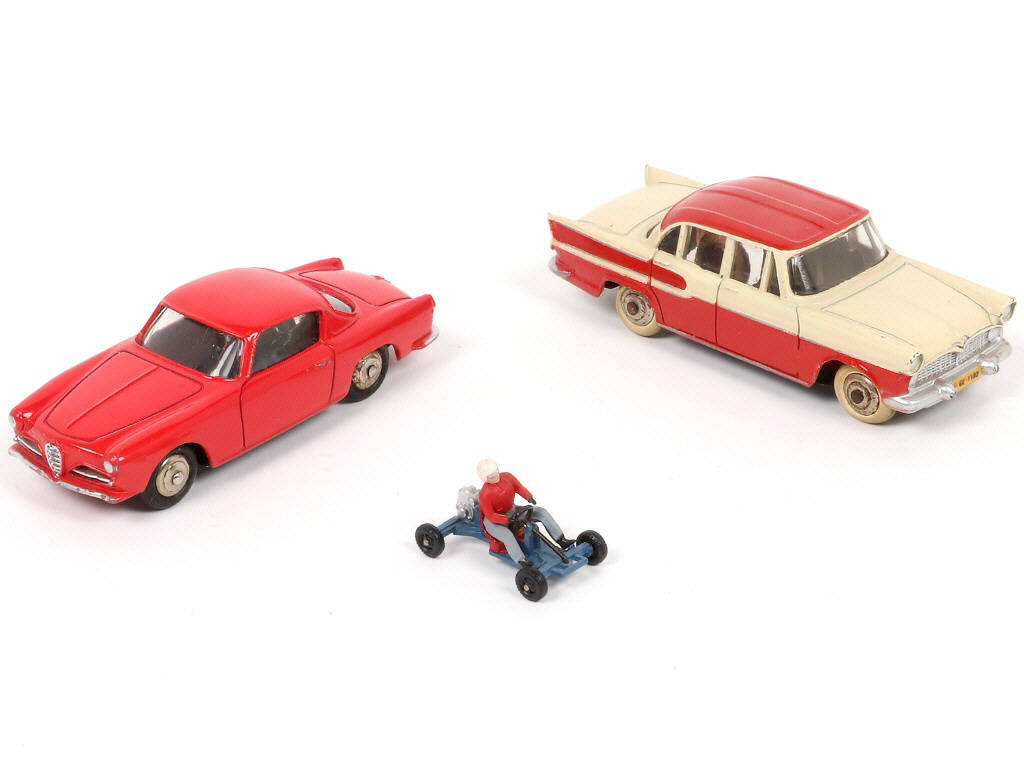 Lot 291 - DINKY TOYS (FRANCE) (3)