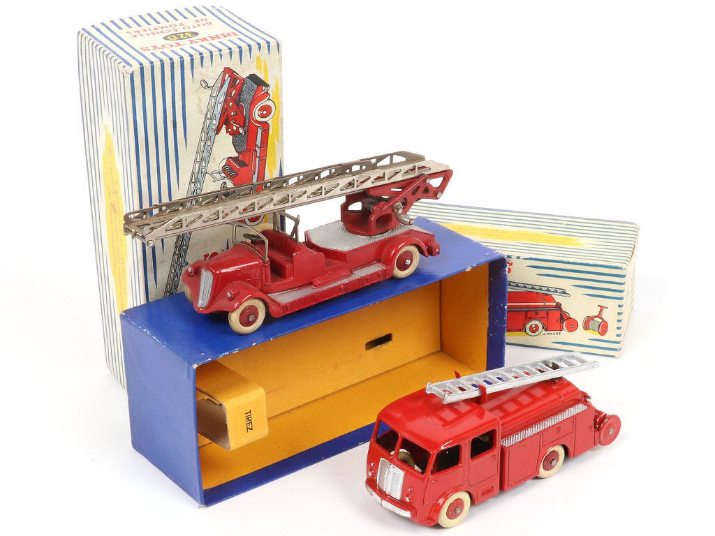 Lot 280 - DINKY TOYS (FRANCE) (2)