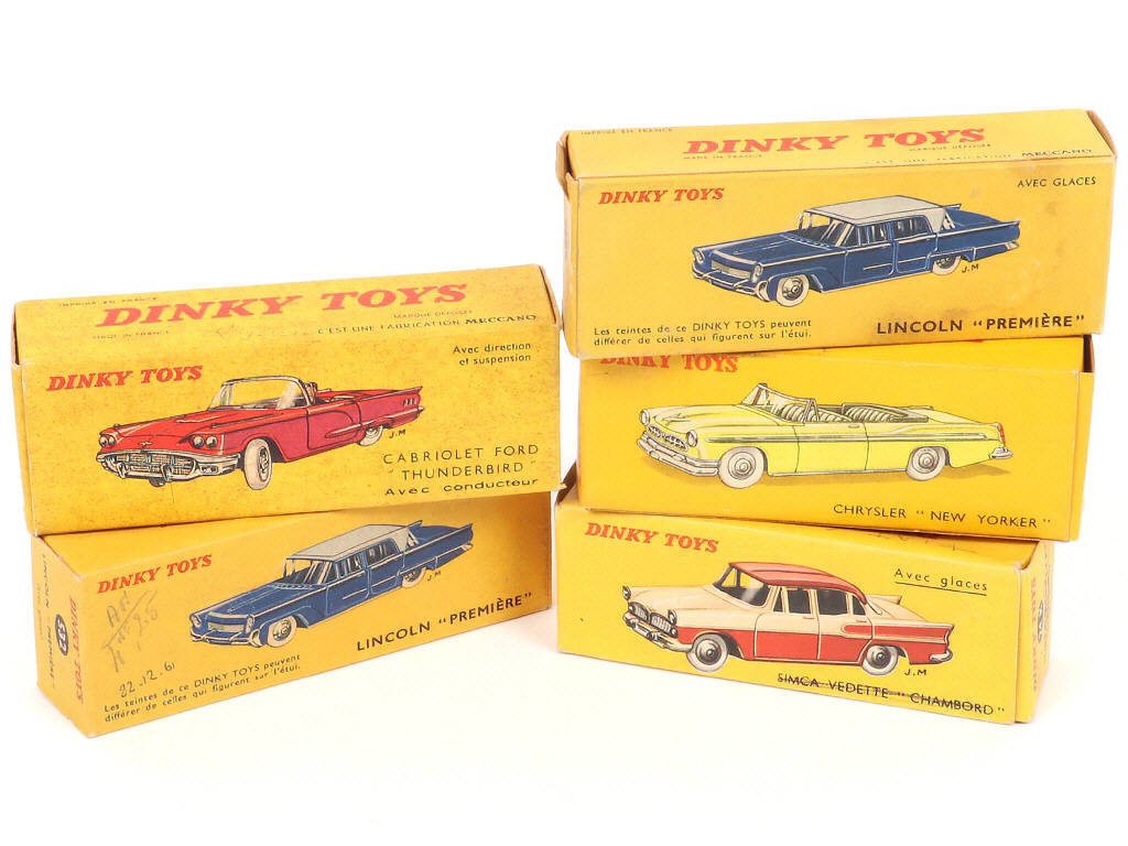 Lot 262 - DINKY TOYS (FRANCE) (5)