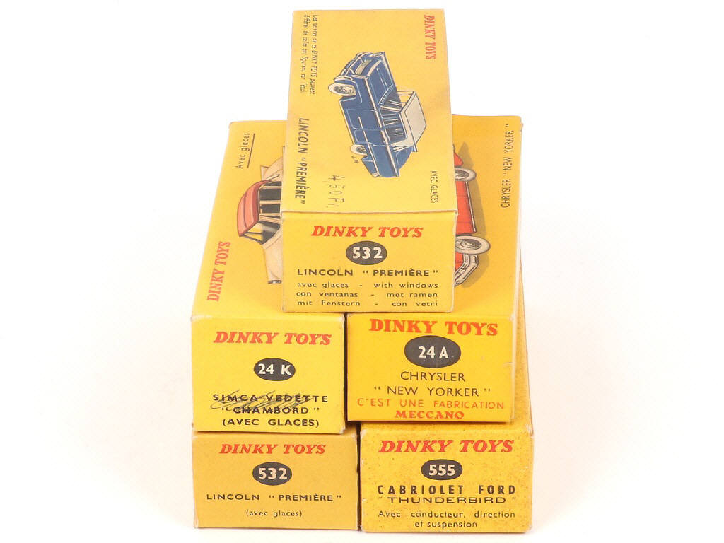 Lot 262 - DINKY TOYS (FRANCE) (5)