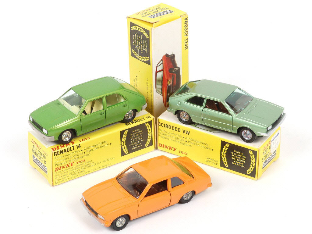 Lot 295 - DINKY TOYS (FRANCE) (3)
