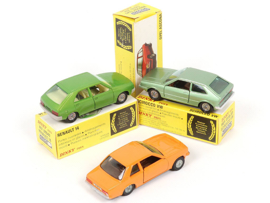 Lot 295 - DINKY TOYS (FRANCE) (3)