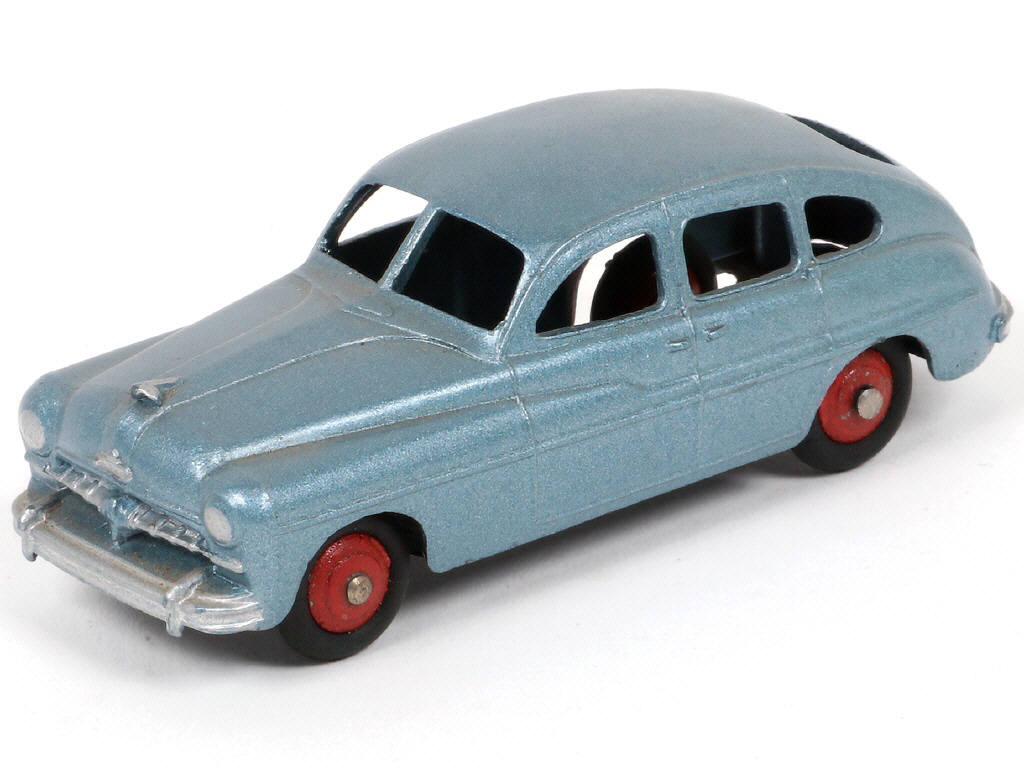 Lot 276 - DINKY TOYS (FRANCE) (1)