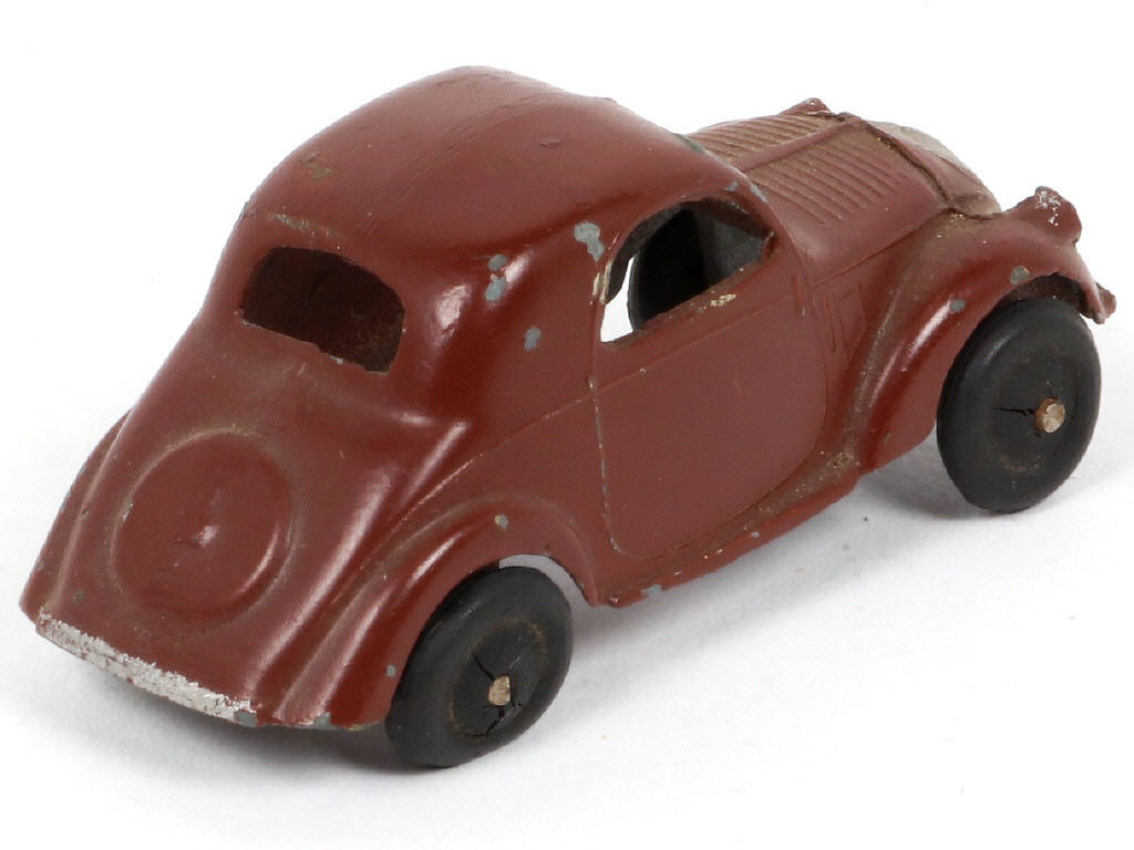 Lot 275 - DINKY TOYS (FRANCE) (1)