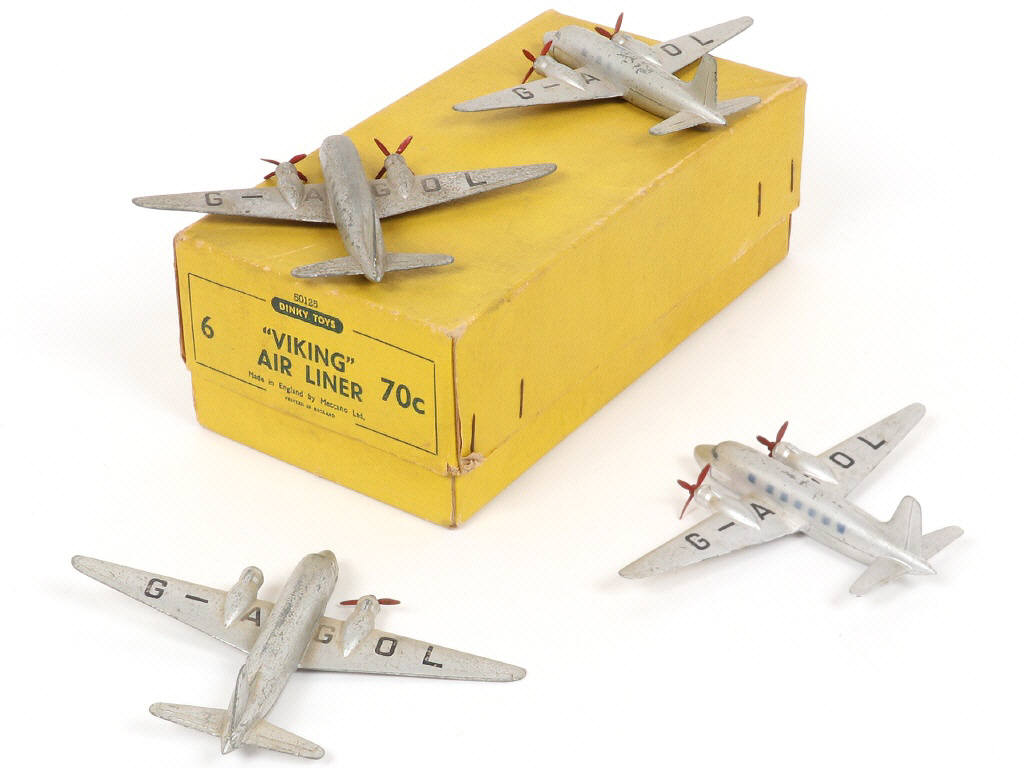 Lot 218 - DINKY TOYS (GB) (5)