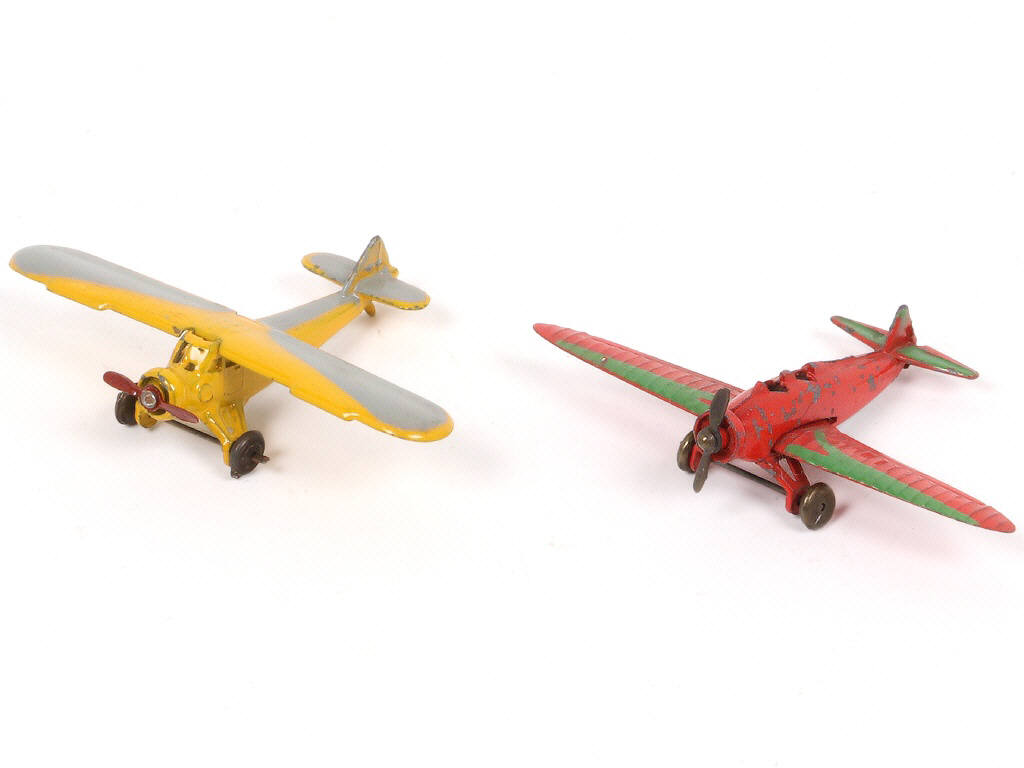 Lot 270 - DINKY TOYS (FRANCE) (2)