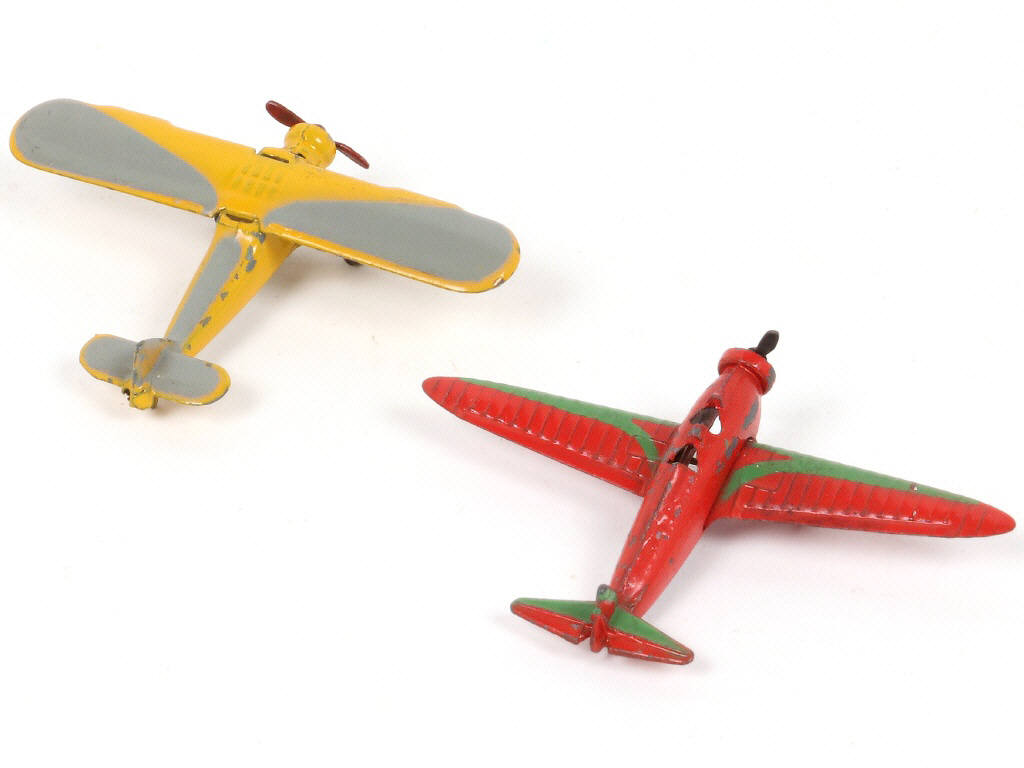 Lot 270 - DINKY TOYS (FRANCE) (2)