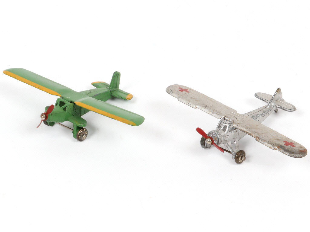 Lot 265 - DINKY TOYS (FRANCE) (2)