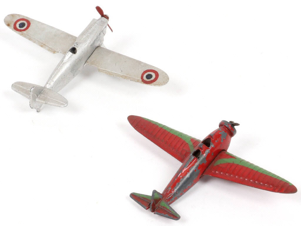 Lot 267 - DINKY TOYS (FRANCE) (2)