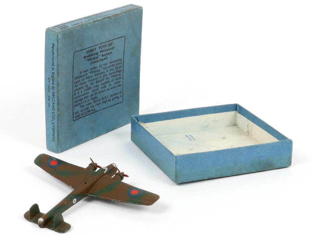 Lot 307 - DINKY TOYS (GB) (1)